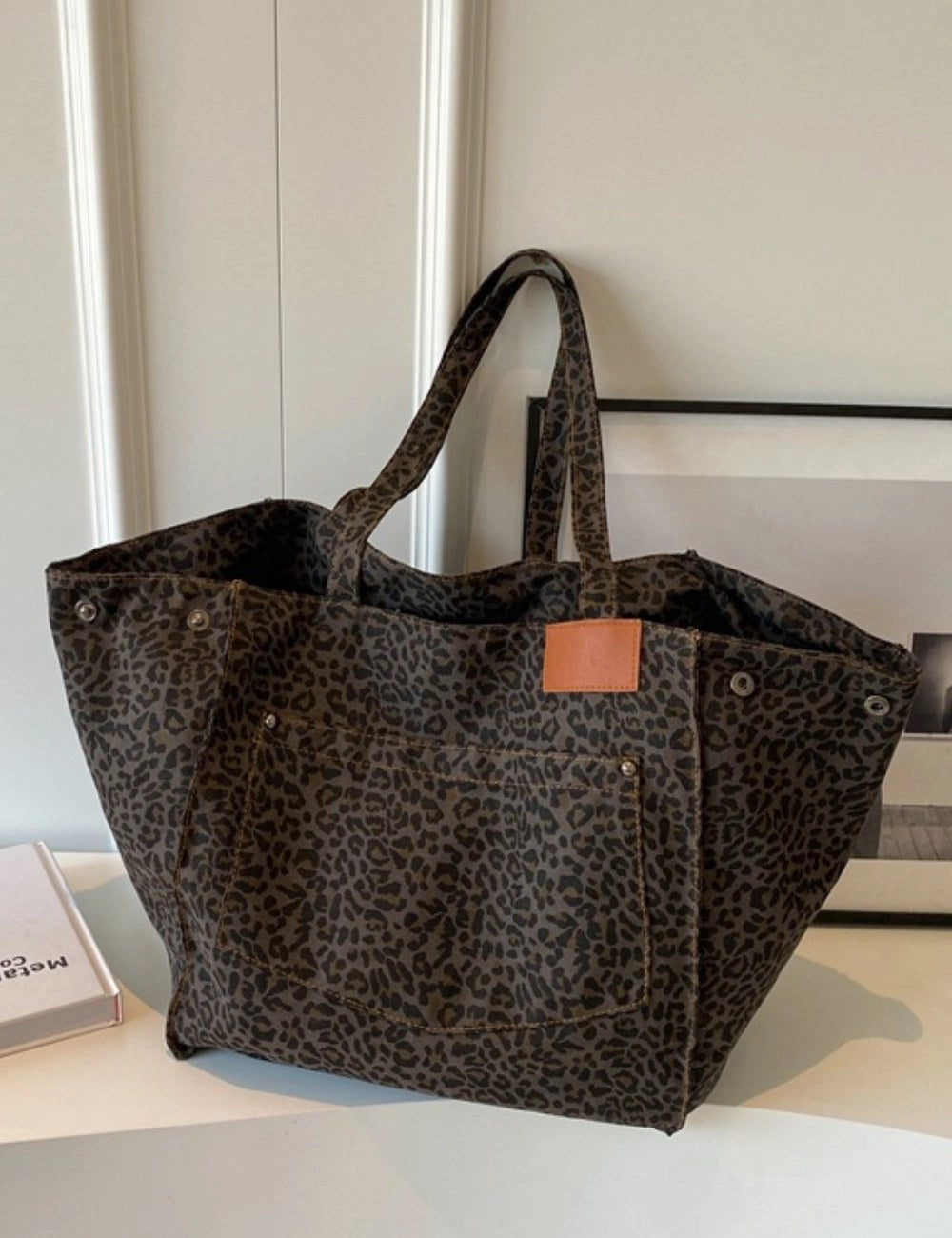 Leopaed Print Shoulder Bag