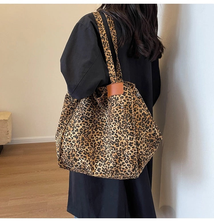 Leopaed Print Shoulder Bag