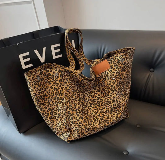 Leopaed Print Shoulder Bag