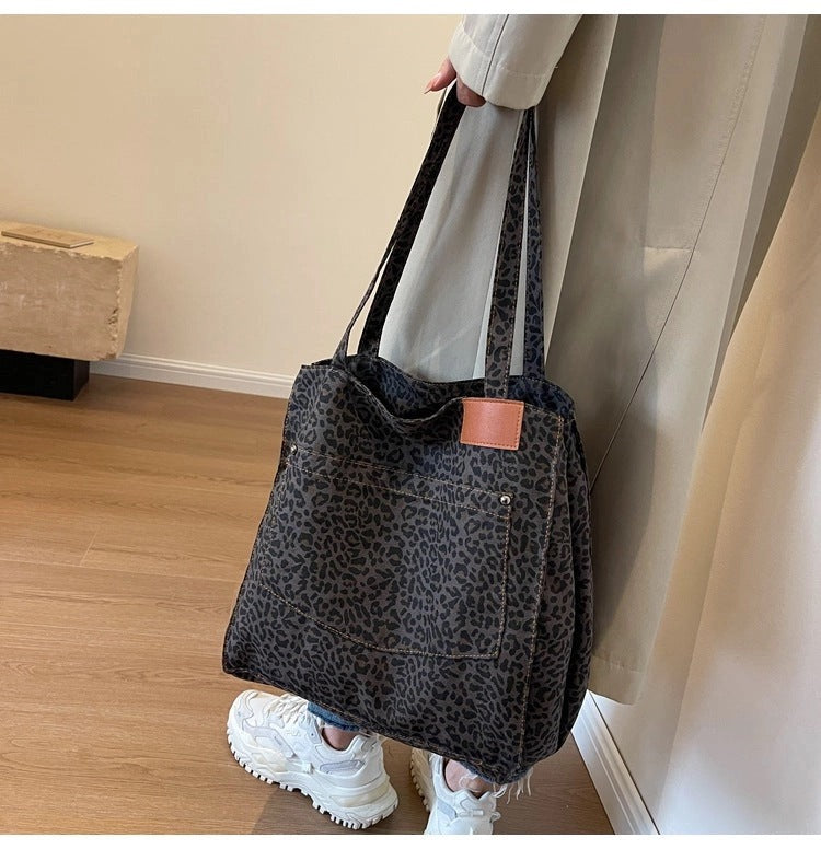Leopaed Print Shoulder Bag